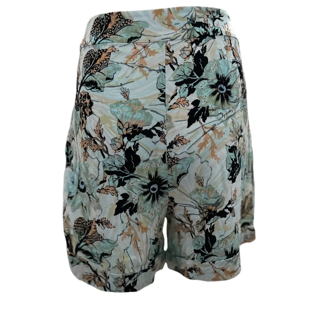 Diane Von Furstenberg Nathalie Astrantia Tulip Shell Crepe Shorts - Picture 5 of 9